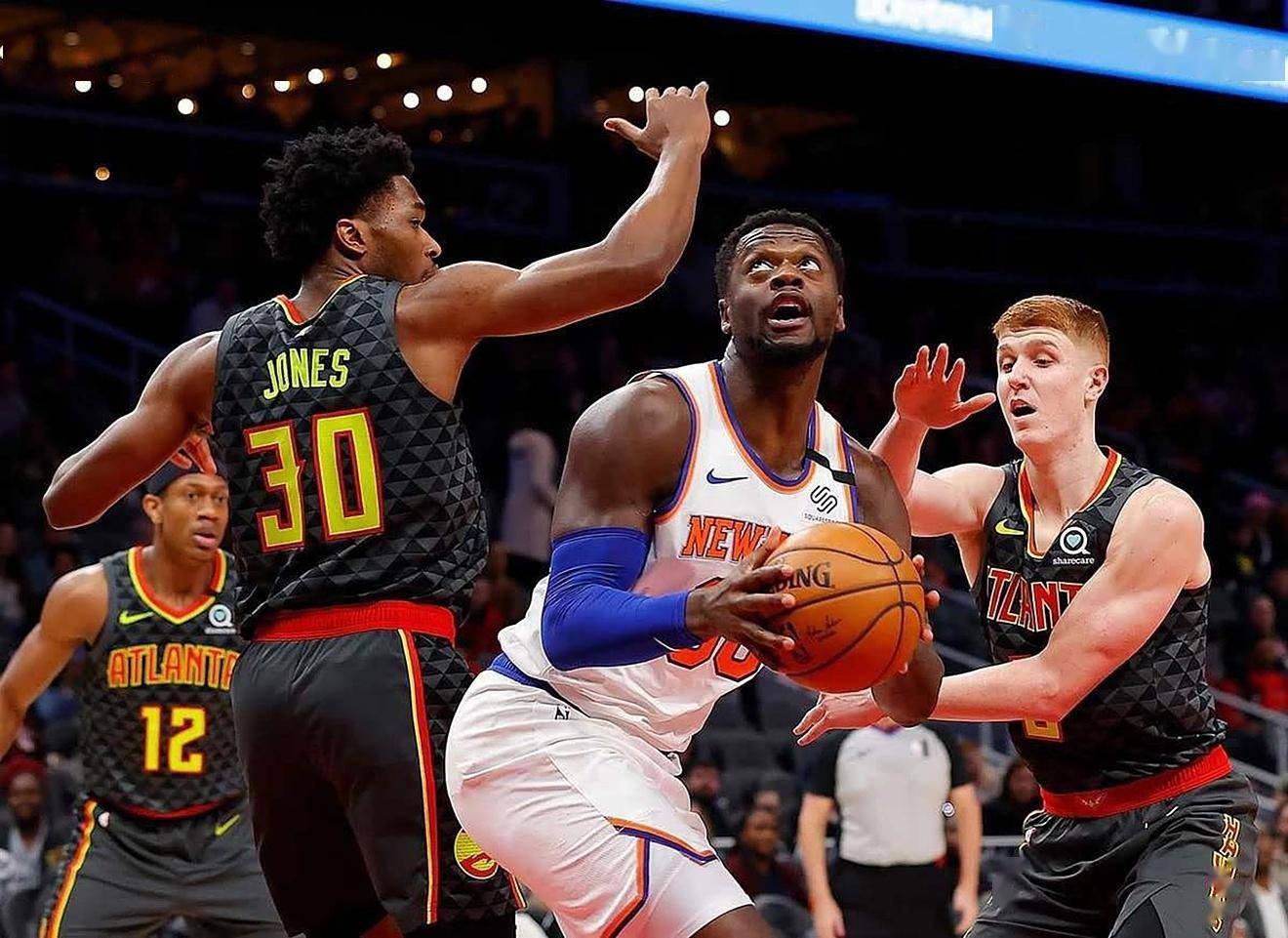 雷速体育足球包含纽约尼克斯集结日调整名单纽卡斯尔关键时刻造点机会，这操作让人直呼：今晚莱比锡调整名单以备中超的词条